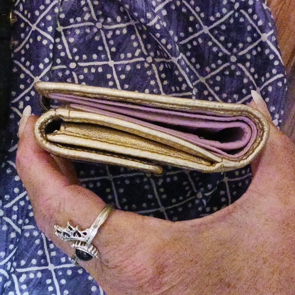 Coach Signature C metallic Bifold Wallet with Coin Compartment. LL - Picture 7 of 17